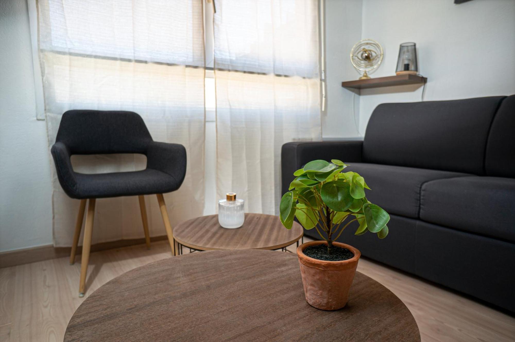 Apartment Equipe Avec Parking A 6min A Pied De La Gare St Charles